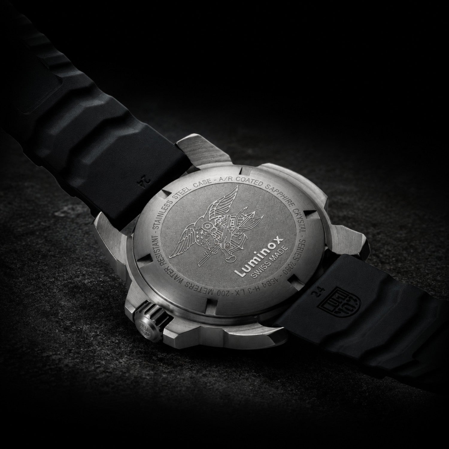 שעון לומינוקס Navy SEAL R.S.C שחור על רצועה – Luminox Navy SEAL R.S.C Black | Signature Studio