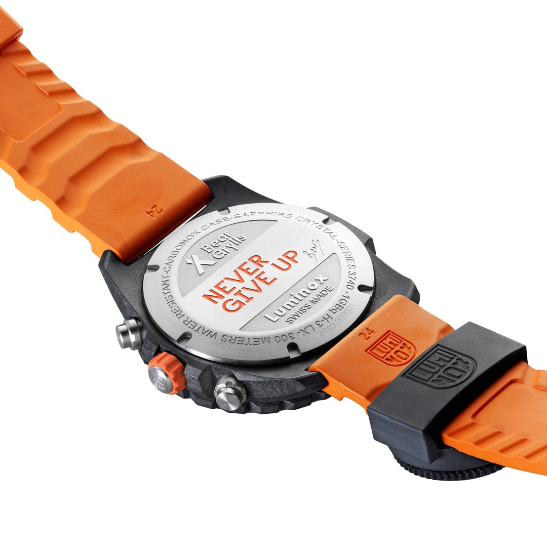 שעון לומינוקס ביר גרילס כתום על רצועת גומי – Luminox Bear Grylls Survival Master Orange | Signature Studio