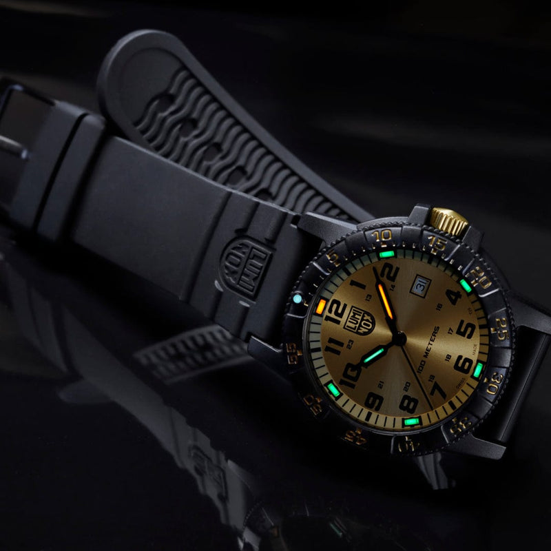 מבט קדמי על שעון לומינוקס Leatherback Sea Turtle Gold – Luminox Leatherback Sea Turtle Giant Gold | Signature Studio