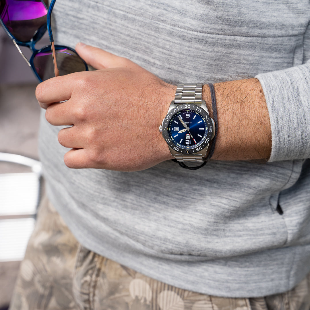 מבט על גב שעון לומינוקס Pacific Diver Steel Blue – Luminox Pacific Diver Steel Blue | Signature Studio