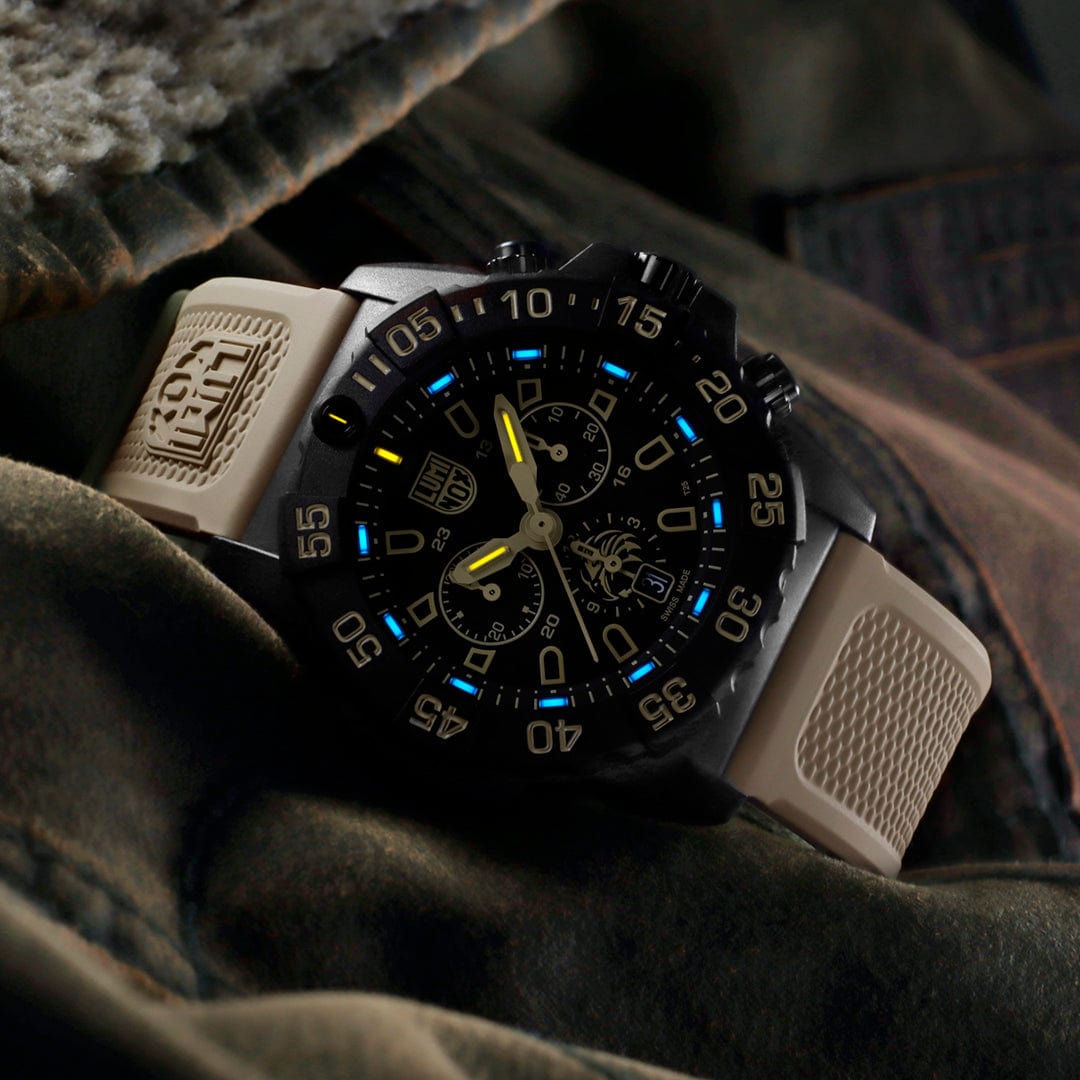 מבט על גב שעון לומינוקס Navy SEAL Foundation Military Watch – Luminox Navy SEAL Foundation Military Watch | Signature Studio
