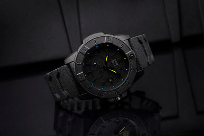 פרטי לוח שחור של שעון לומינוקס Navy SEAL Foundation Blackout – Luminox Navy SEAL Foundation Military Blackout | Signature Studio