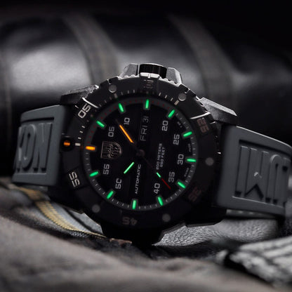 Luminox Master Carbon SEAL Automatic Gray