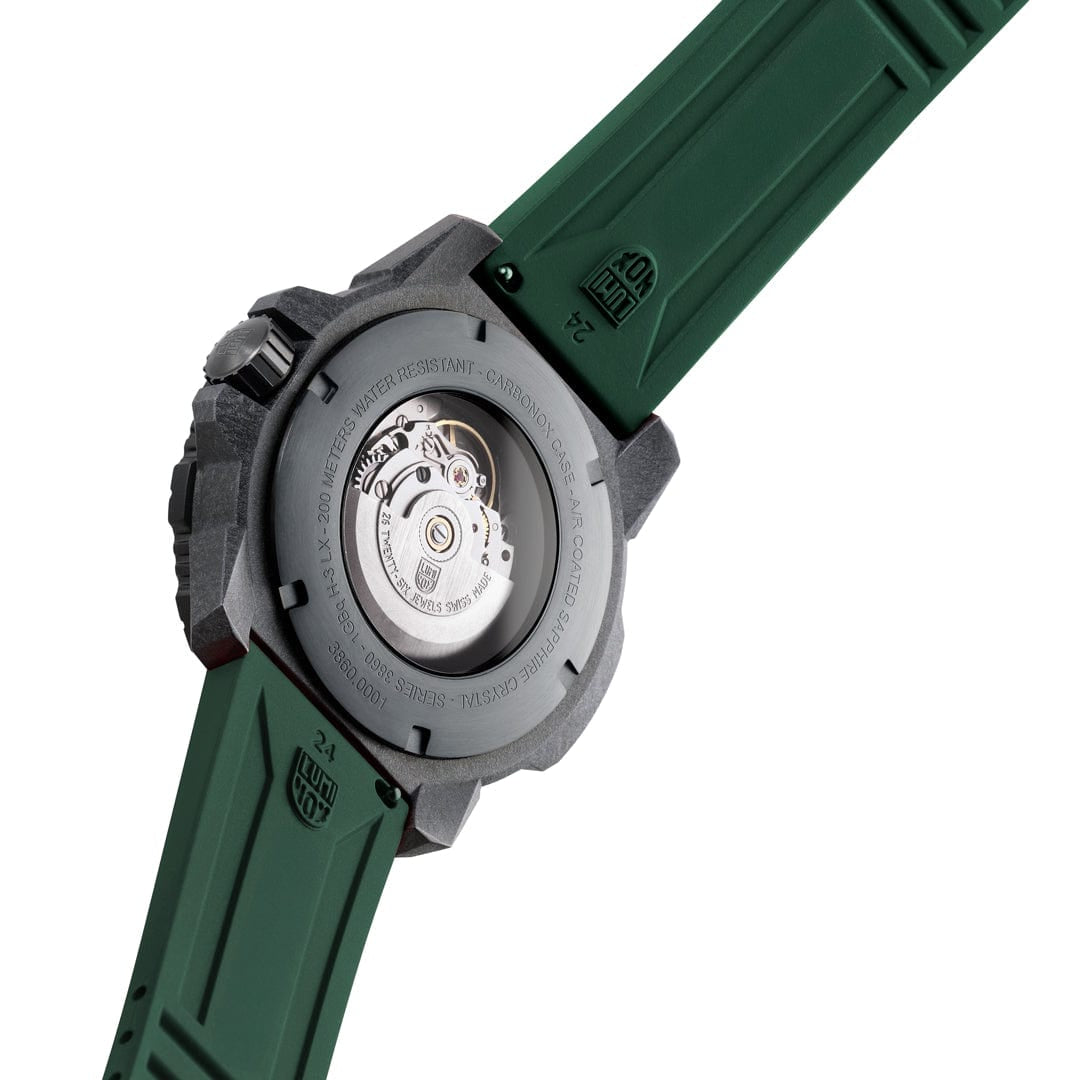 מבט על גב שעון לומינוקס Master Carbon SEAL Automatic ירוק – Luminox Master Carbon SEAL Automatic Green | Signature Studio