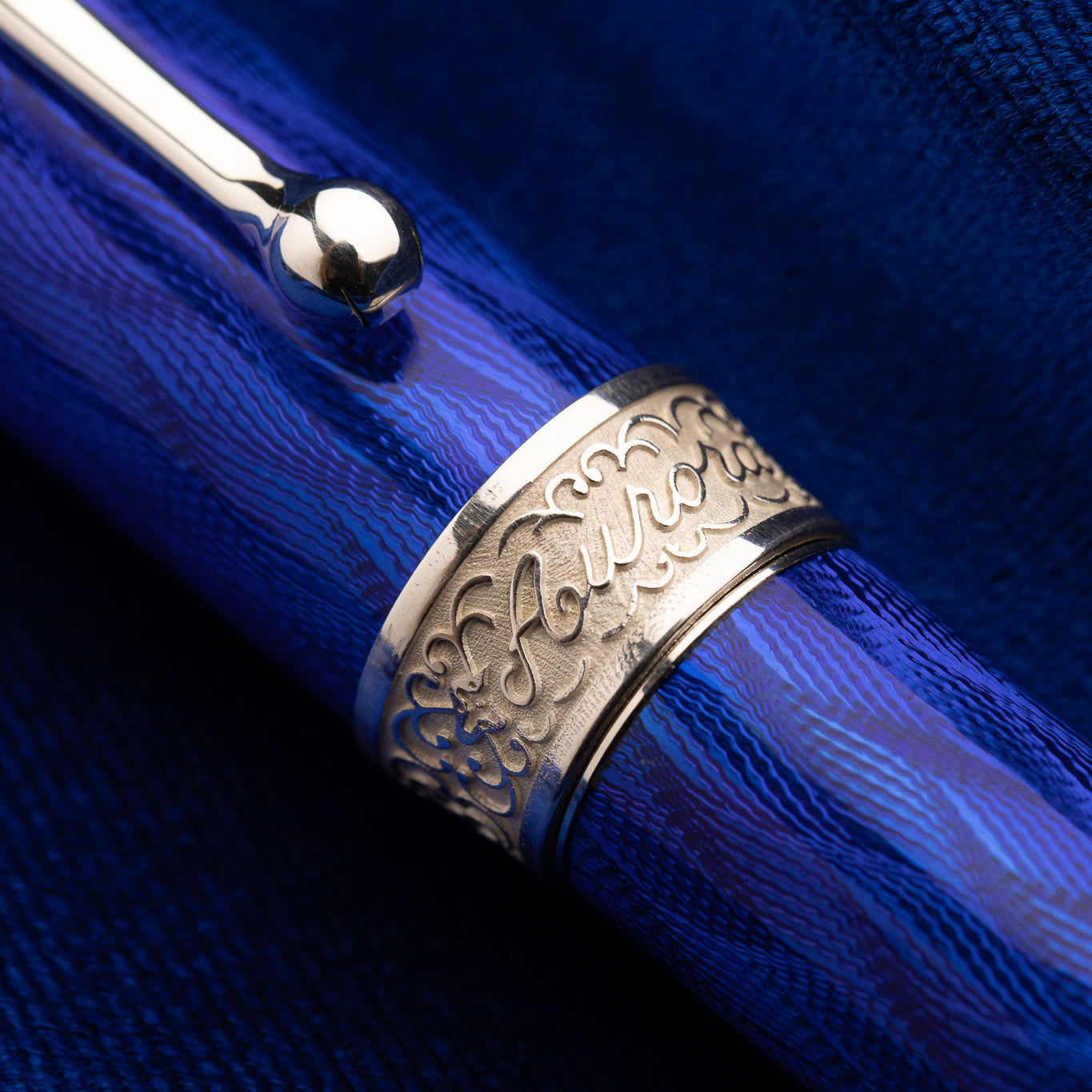 עט אורורה דוקה מהדורה מוגבלת מוחזק ביד – Aurora Duca Limited Edition | Signature Studio