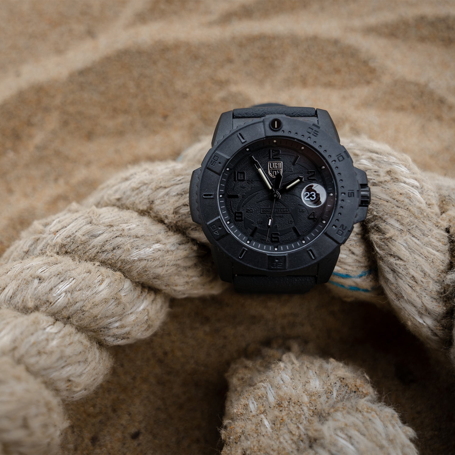 שעון לומינוקס Navy SEAL Foundation Military Blackout בסביבת שטח – Luminox Navy SEAL Foundation Military Blackout | Signature Studio